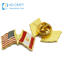 Produits les plus vendus aux États-Unis sur mesure en métal émaillé amitié cross-country drapeau national badge avec motif coloré
